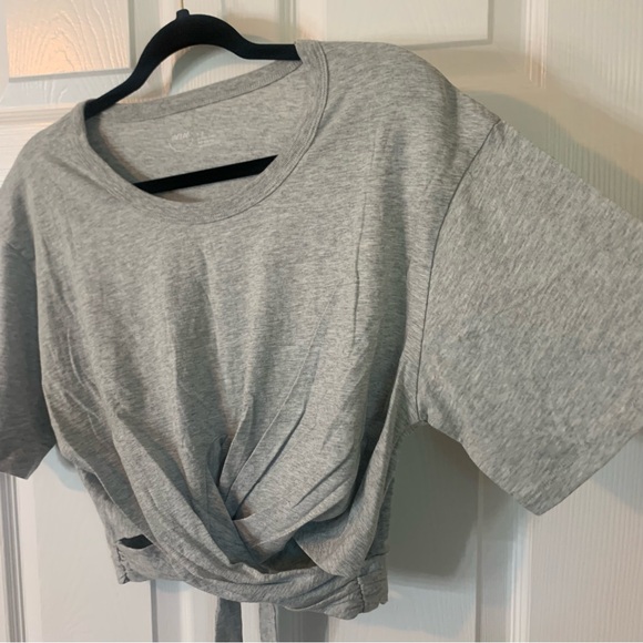 NWT Aerie Grey Tie Back Cropped Tee, size M - Picture 3 of 9
